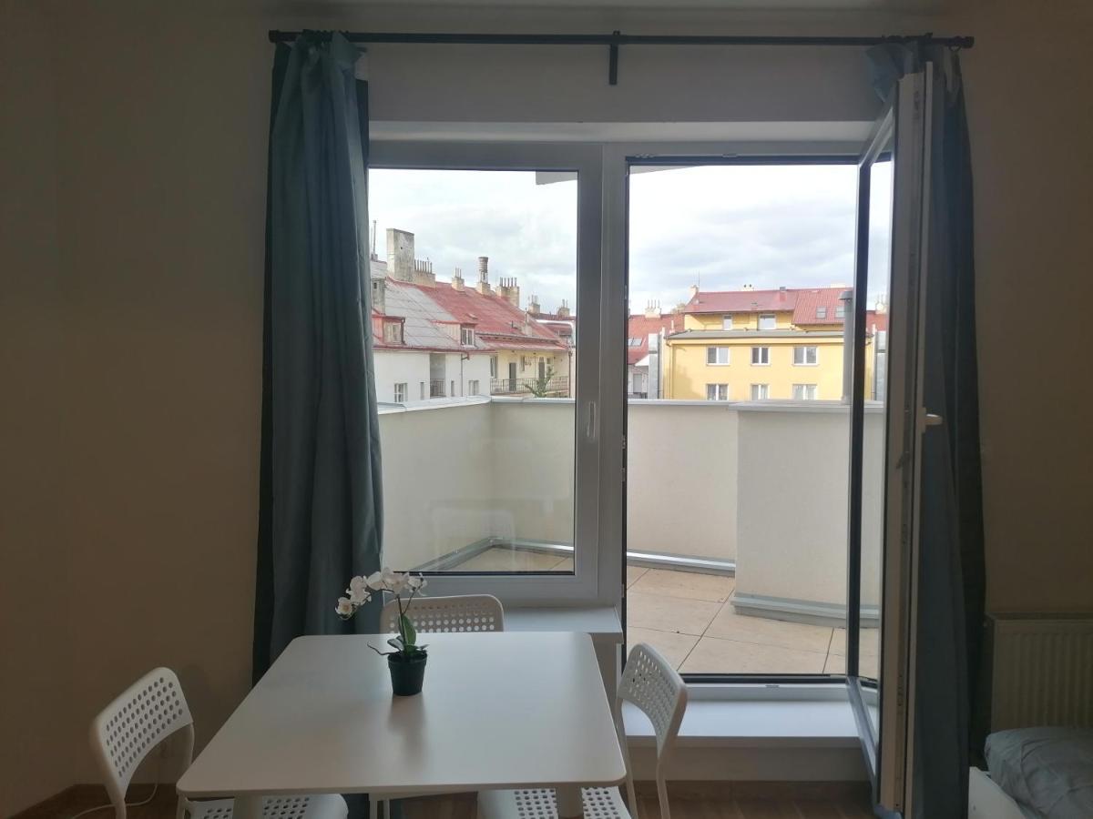פראג Brand New Studio Apartment # 45 With Free Parking In The City Center מראה חיצוני תמונה